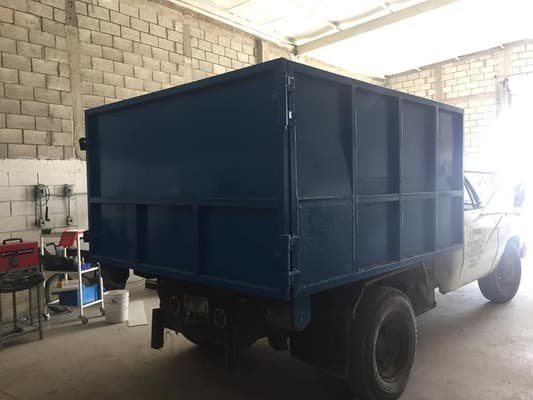 Truck cargo body fabricated by Mufesa